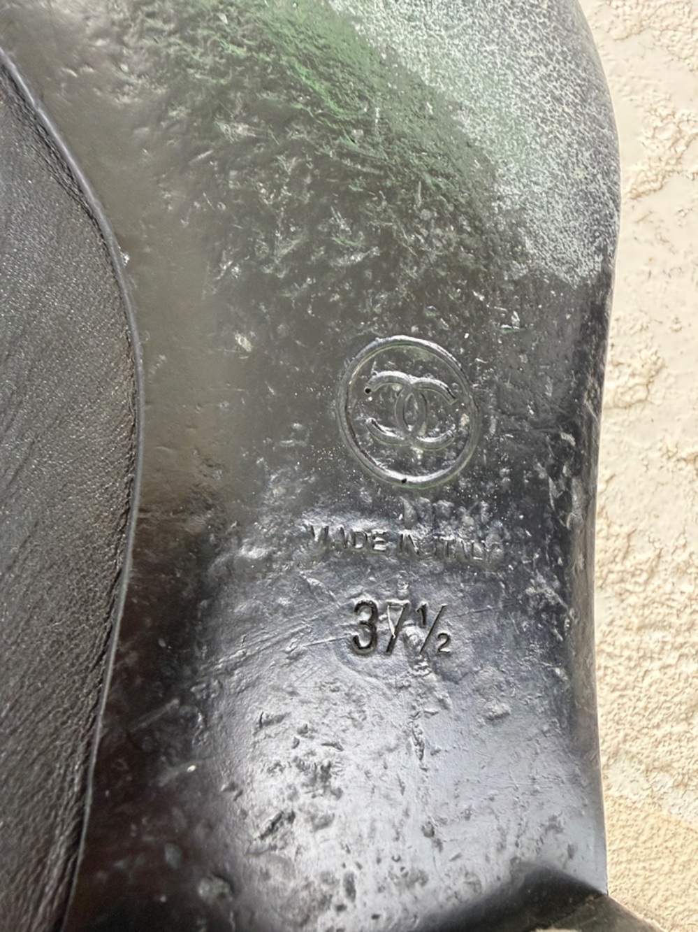 CHANEL Black Leather Cap-Toe Ballet Flats with Logo - Picture 6 of 10